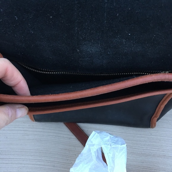 COACH messenger black/tan trim, fold snap closure - Picture 3 of 8